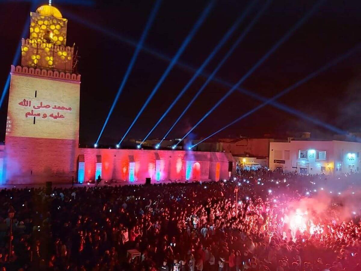 cérémonie colorée du Moulid à Kairouan aux festivals de musique traditionnelle,